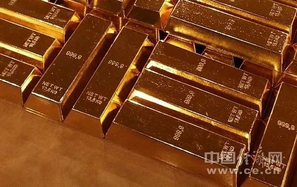 金价	，狂飙